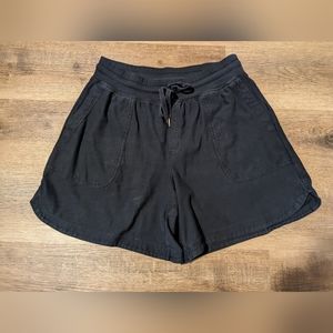 Athleta Farallon Midi Shorts